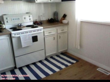 1644 37 Street Northwest - Photo 3