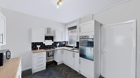 3 bedroom terraced house to rent - Photo 3