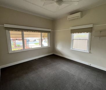CLASSIC NORTH CENTRAL PERIOD HOME! - Photo 4