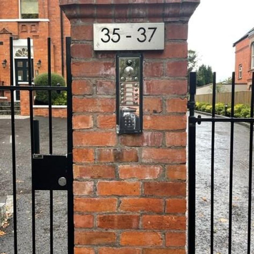 Apt 7 35-37 Sans Souci Park, Malone Road, BELFAST, BT9 5BZ - Photo 1