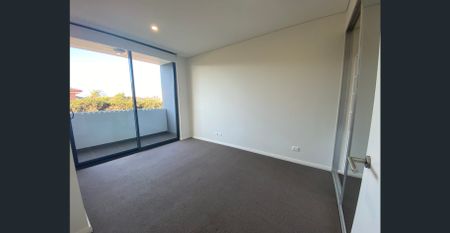 Modern, Light-Filled Apartment in the Heart of Penshurst – Pet Friendly! - Photo 2