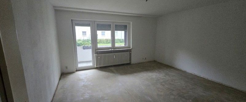 EG-Wohnung in Eller, Neues Bad+Elektrik, zum selber renovieren (siehe Text) - Foto 1