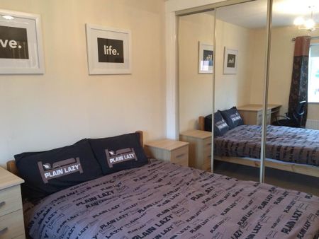 4 bedroom townhouse to rent - Photo 5