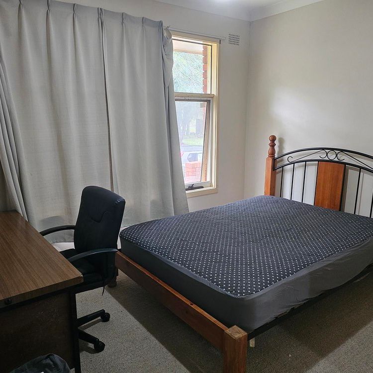 4-bedroom shared house, Ashcroft Place - Photo 1