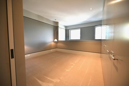 Luxury Loft Living with Private Terrace and Home Office - Photo 2
