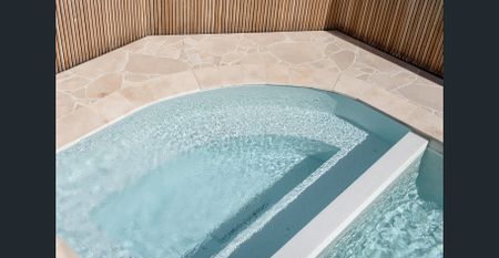 Exclusive Harbourside Setting with Spectacular Views - Photo 2