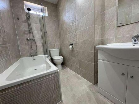 Parrin Lane, Manchester, M30 - Photo 5