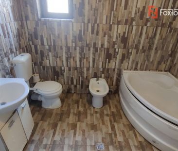 Casa de inchiriat pe 3 niveluri in Dumbravita, pretabila mun - Photo 6