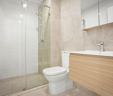 GORGEOUS TWO BEDROOM UNIT! - Photo 3