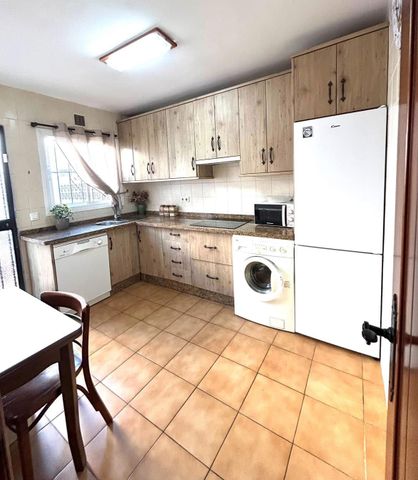 A very spacious three double bedroomed town house on this very popular urbanisation close to the town centre for winter rental in Nerja - Photo 5