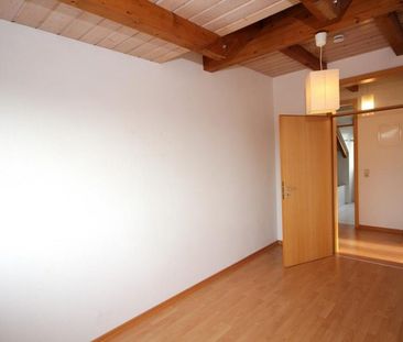 …die 4-Zimmer Dachgeschosswohnung mit Flair, TG-St.-Platz, EBK und ... - Photo 2