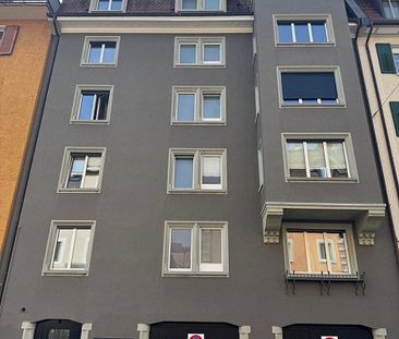 Stilvolle 4-Zimmer-Altbauwohnung in Zürich Wiedikon zu vermieten - Photo 1