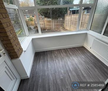 4 bedroom semi-detached house to rent - Photo 6