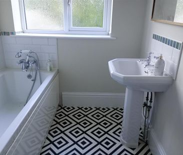 4 bedroom detached house to rent - Photo 5