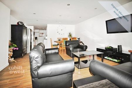 1 bedroom in a house share to rent - Photo 2