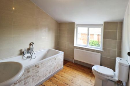 2 bedroom terraced house to rent - Photo 5