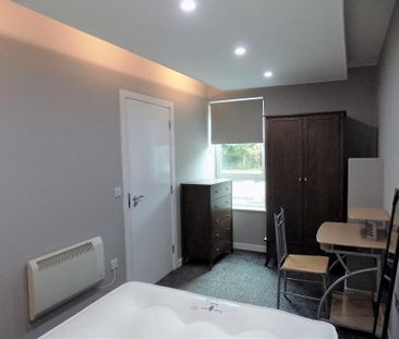 3 bedroom ground floor flat to rent - Photo 6