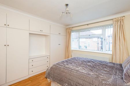 2 bedroom maisonette to rent - Photo 3