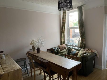 3 bedroom end of terrace house to rent - Photo 3