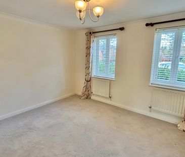 3 bedroom Superb Three Bedroom House to rent - Photo 6