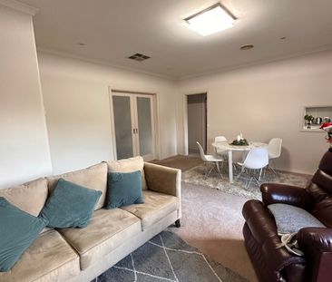 Elsternwick - Photo 2