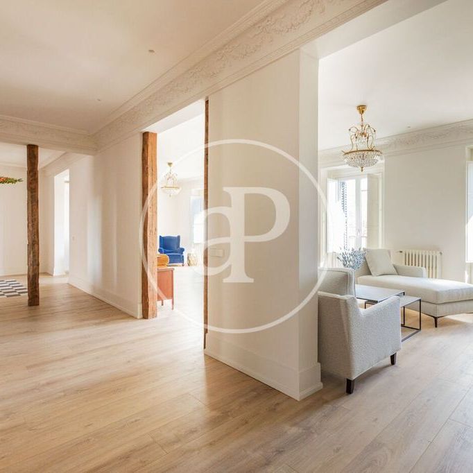 Luxury Apartment for rent in Madrid, Spain - Photo 1