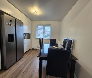 3 bedroom terraced house to rent - Photo 6