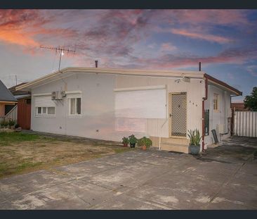 Family Living with Space, Style & Convenience - Photo 2