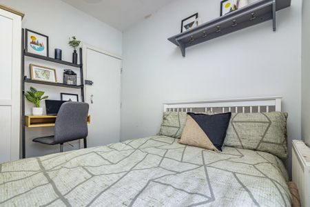 4 bedroom terraced house to rent - Photo 4