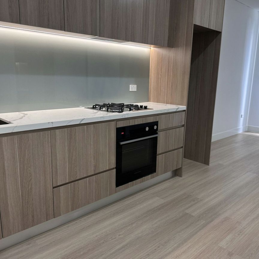 Brand New Studio Apartment - Available now! - Photo 1