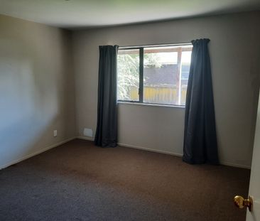 Three Bedroom Home - Photo 2