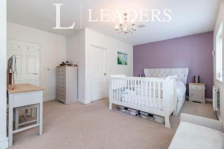 4 bedroom detached house to rent - Photo 4