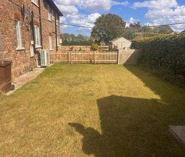 4 bedroom terraced house to rent - Photo 2