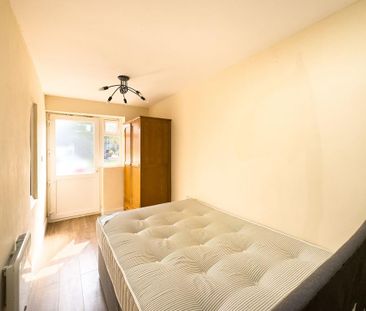 Studio to rent - Photo 6