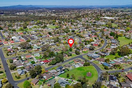 "Well-maintained Home" - Photo 2