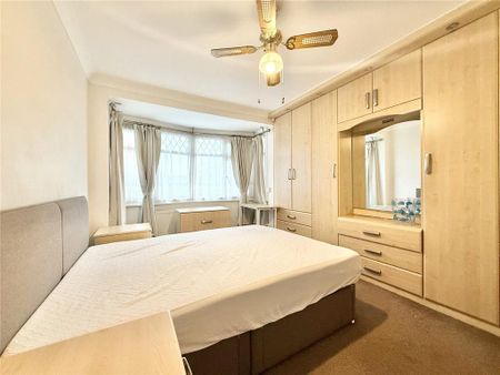 3 bedroom apartment to rent - Photo 2