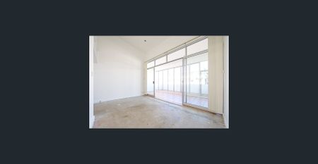 Size & Sophistication - Photo 2