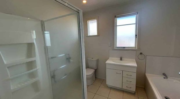 Large Sunny Deck - Photo 1