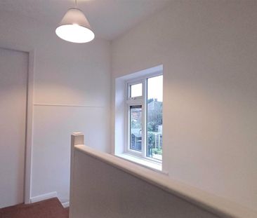 Lonsdale Avenue, Doncaster - Photo 6