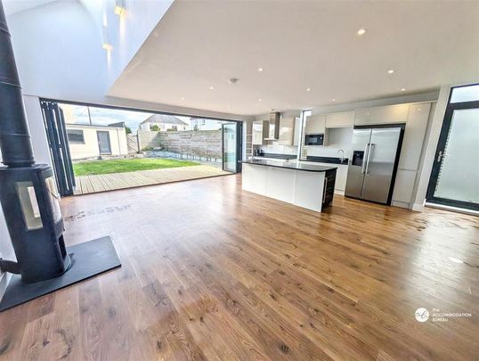 4 bedroom detached house to rent - Photo 1