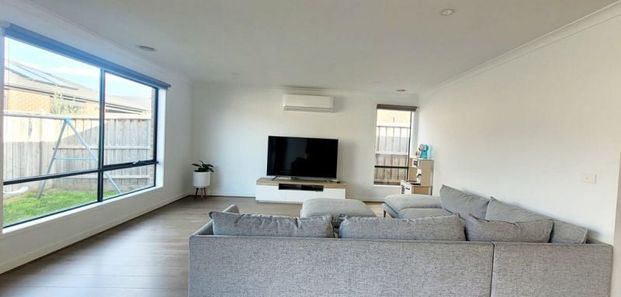 Spacious Family Home in Prime Clyde Location - Photo 1