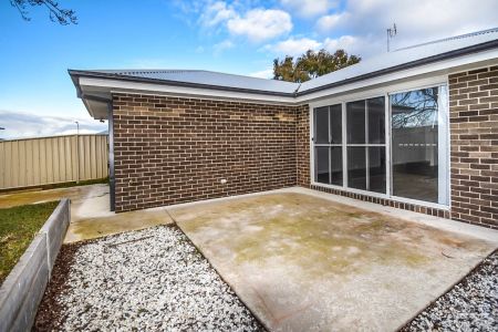 6b Emmaville Street, Orange. - Photo 4