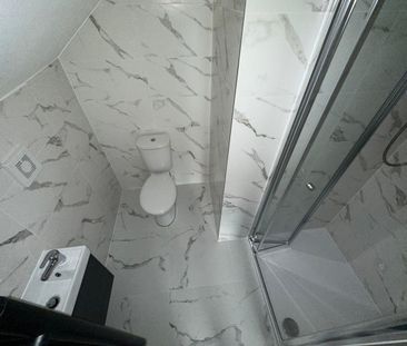 Studio Flat, Central Park Road, E6 - Photo 1