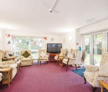 1 bedroom retirement property to rent - Photo 3