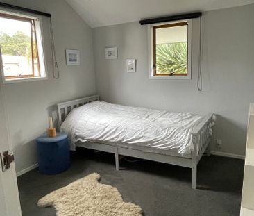 Peaceful 3BR Glenfield Home w/ Deck and Big Garden - Photo 4