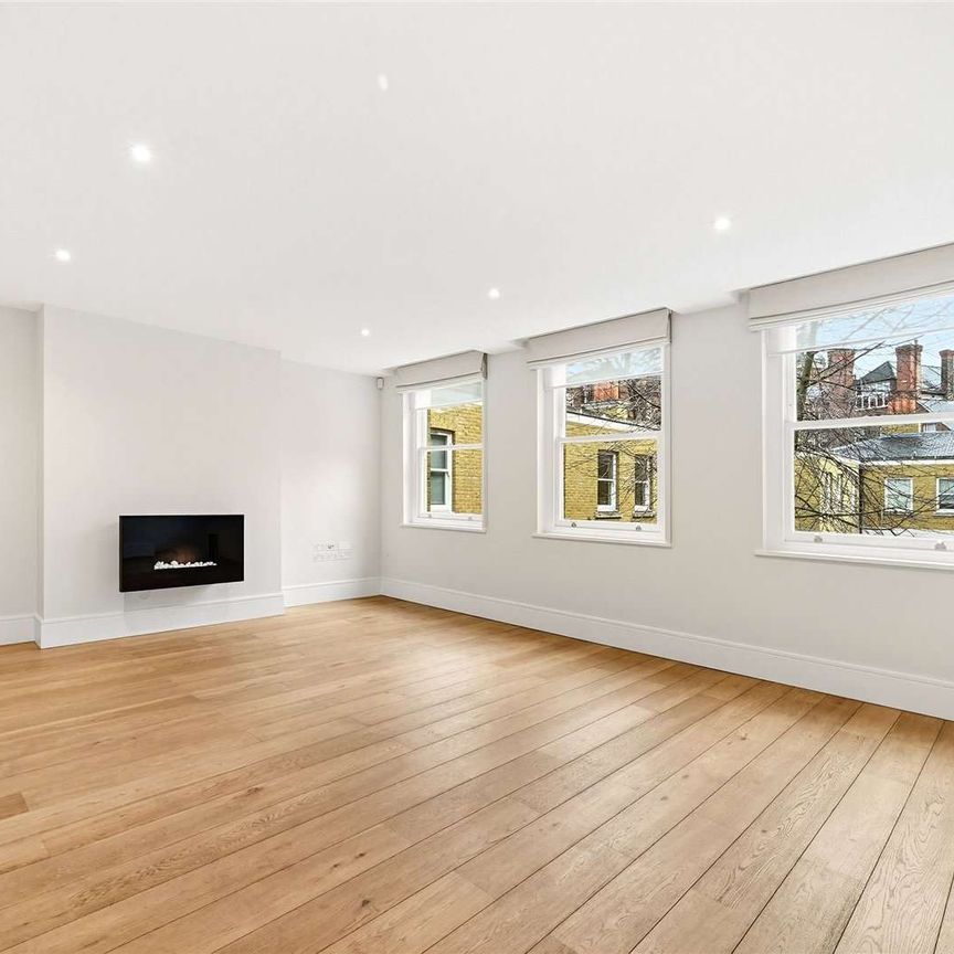 One bedroom unfurnished apartment in a gated development - Photo 1