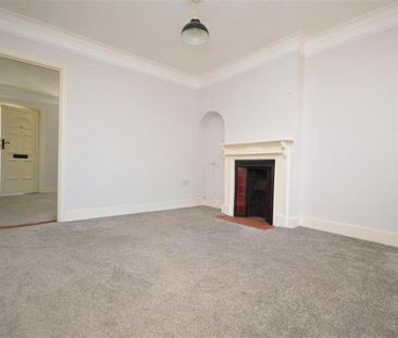 2 bedroom end of terrace house to rent - Photo 5