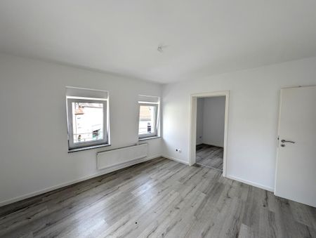 Großzügig Wohnen im Zentrum von Weinheim – 5 Zimmer, Dachterrasse & viel Platz - Photo 3