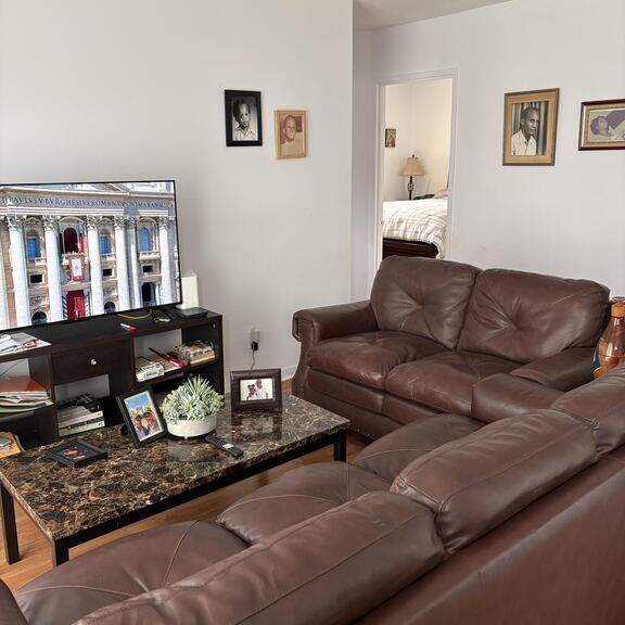 PLUSIEURS 41/2 -BEAU SECTEUR+À VOIR+JUIN - Photo 1