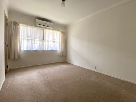 Spacious 3-Bedroom, 2-Bathroom Home for Rent - Photo 4